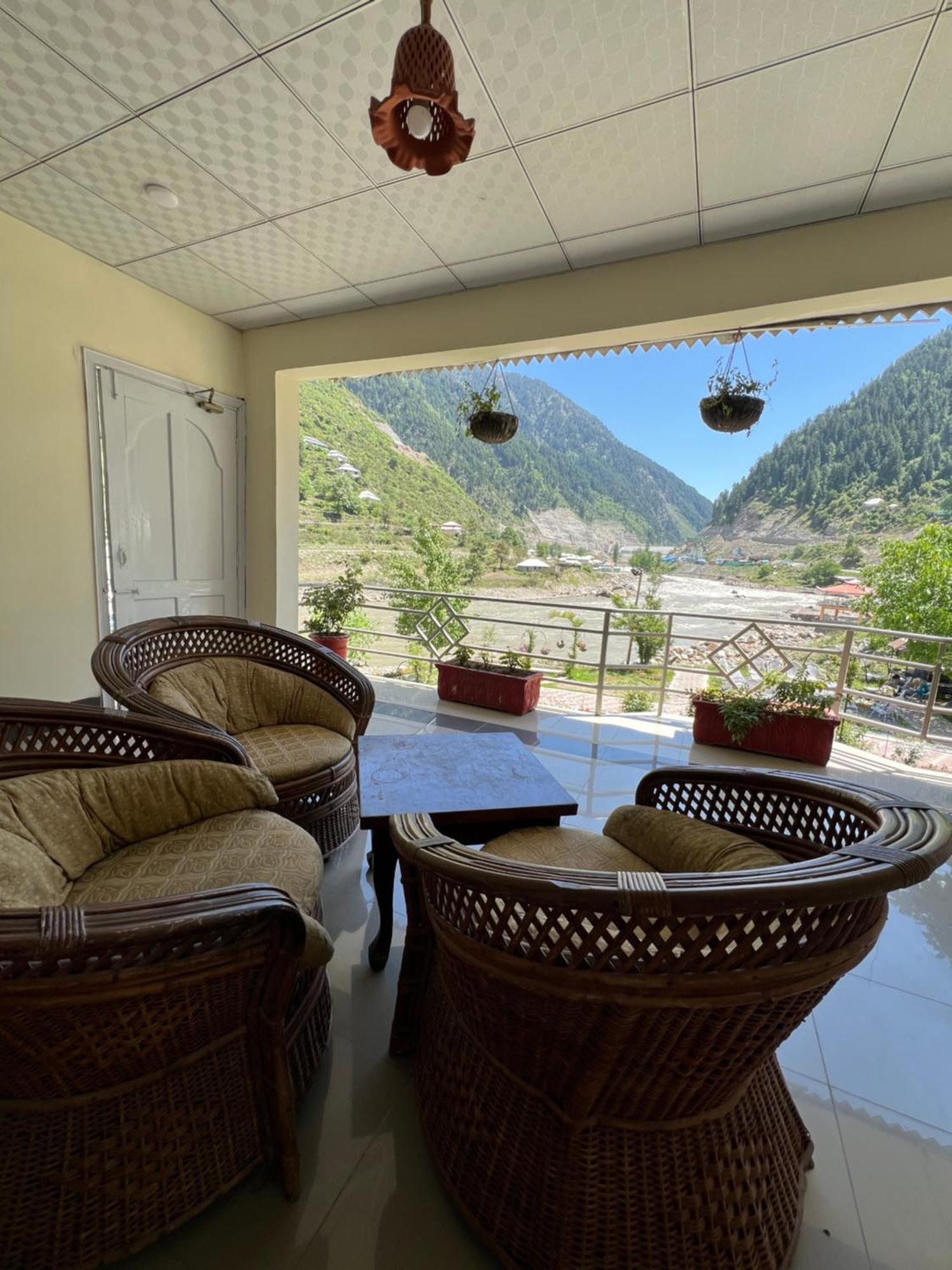 Parhena Cottages Bella Naran Luaran gambar